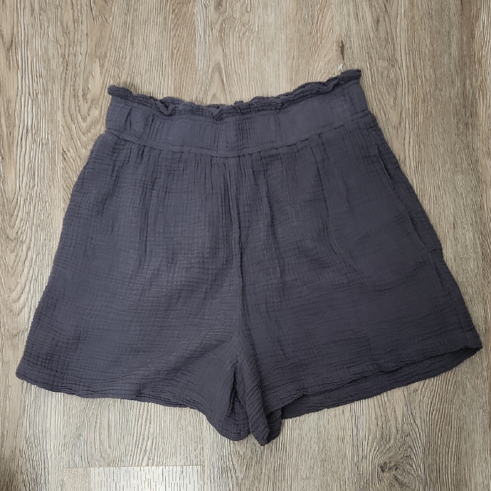NWT Gauze Charcoal Shorts - Monrow - Size Small